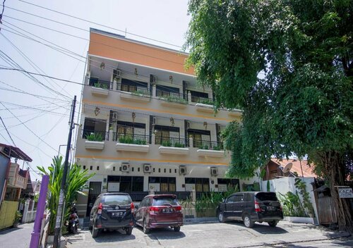 Гостиница RedDoorz @ Jalan Pramuka Manado в Манадо