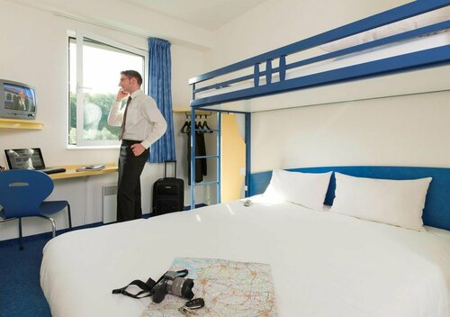 Гостиница Ibis budget Charleroi Airport в Самбрвиле