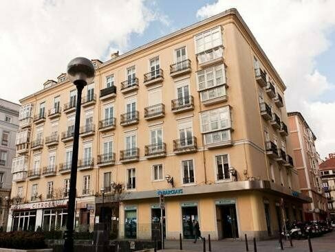 Гостиница Plaza Pombo B&b в Сантандере