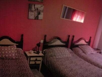 Гостиница Hostal Neptuno в Касересе