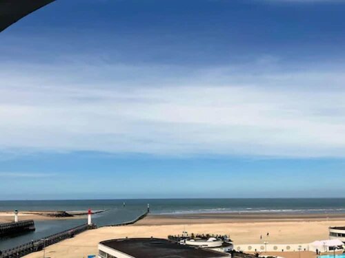 Гостиница Sowell Hôtels Le Beach в Трувиль-сюр-Мере
