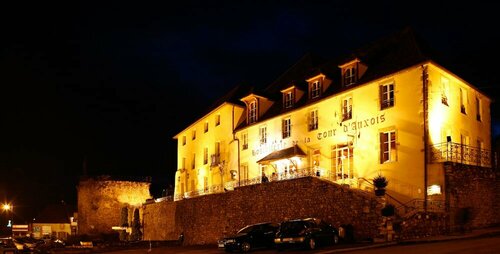 Гостиница Hostellerie de la Tour d'Auxois в Шато-Шиноне-(Виль)