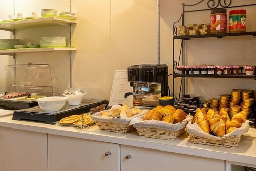 Гостиница Sure Hotel by Best Western Plaisir в Плезире