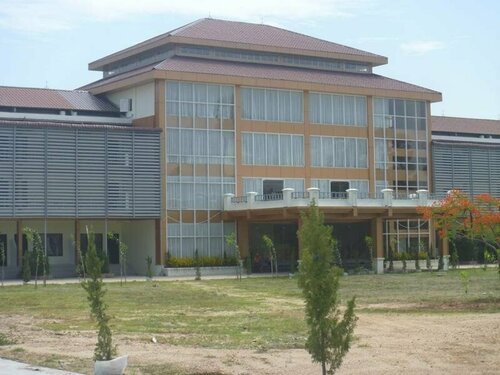 Гостиница Nan Waddy Hotel в Нейпьидо
