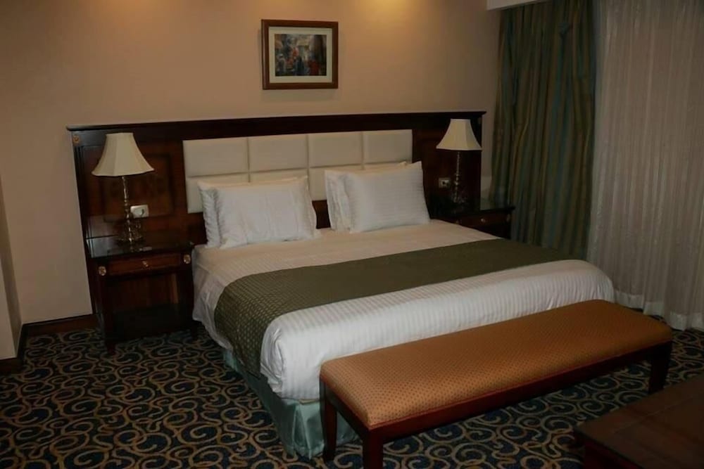 Фото The Guard Hotel
