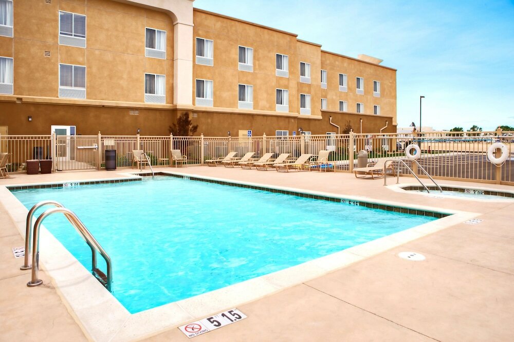 Фото Hampton Inn & Suites Ridgecrest