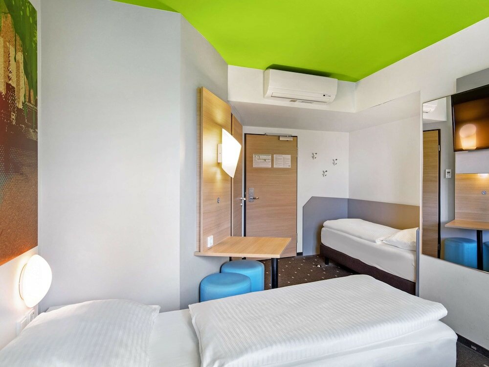 Фото B&b Hotel Hamburg-Wandsbek