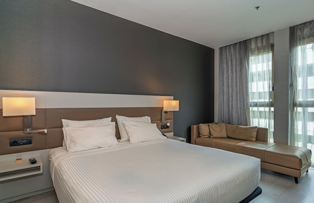 Фото Sh Colon Valencia Hotel