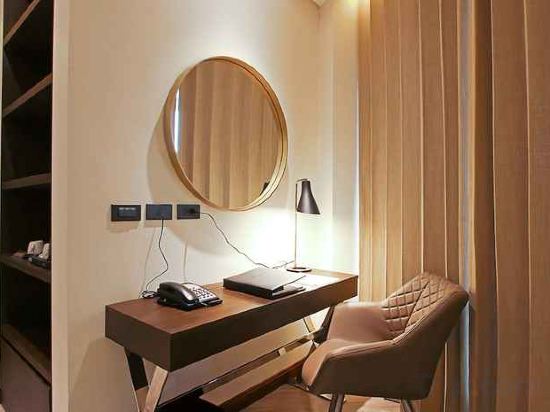 Фото The Marison Hotel