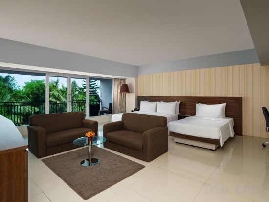 Фото Swiss-Belhotel Makassar