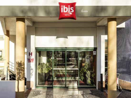 Фото Ibis Evora Hotel