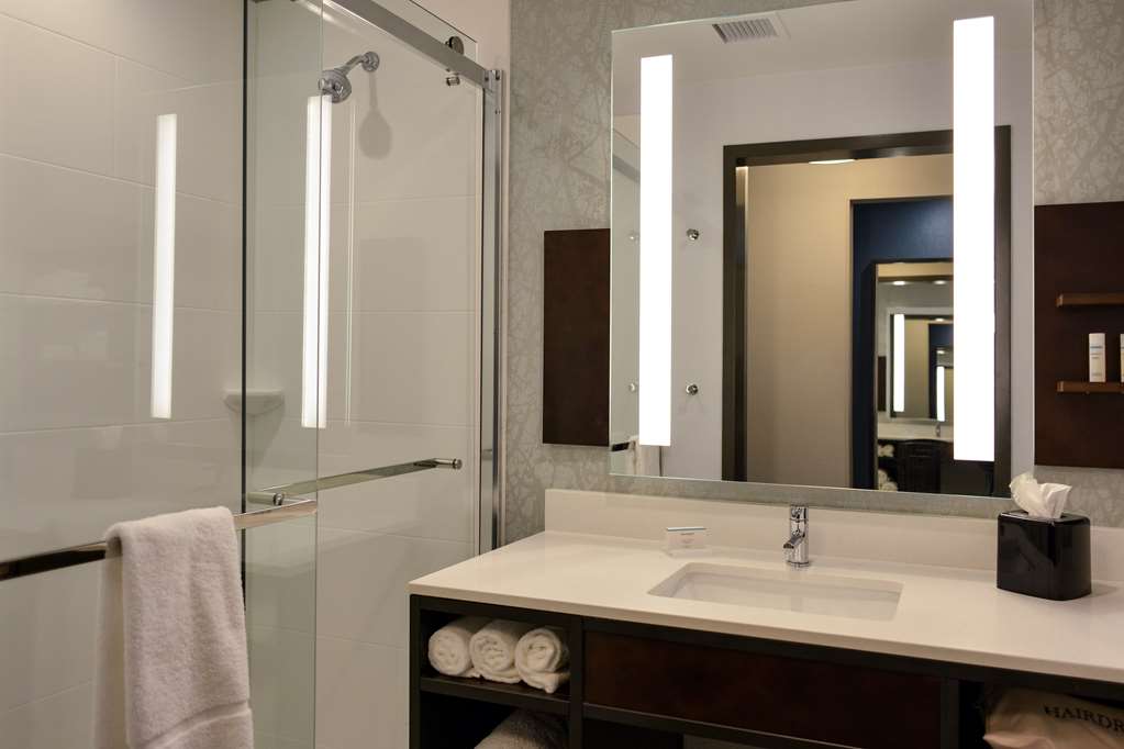 Фото Hilton Garden Inn Louisville Mall of St. Matthews