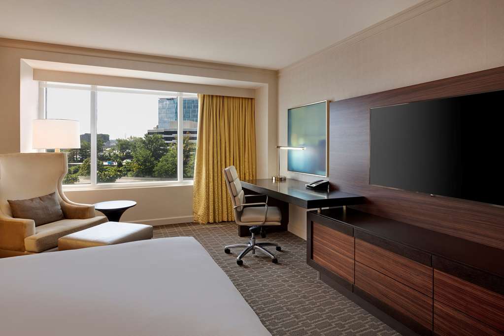 Фото Hilton McLean Tysons Corner