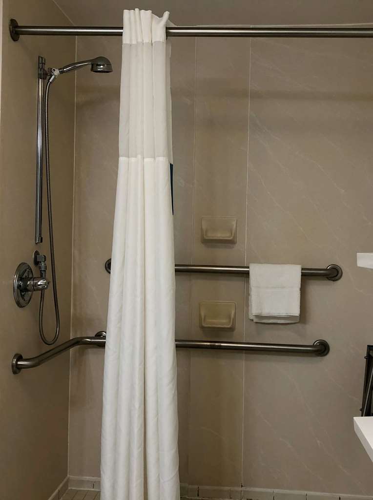Фото Hampton Inn Spring Hill