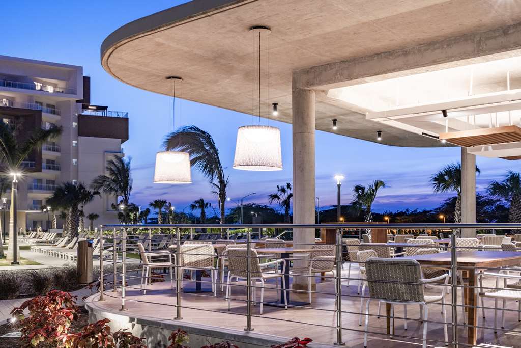 Фото Embassy Suites by Hilton Aruba Resort