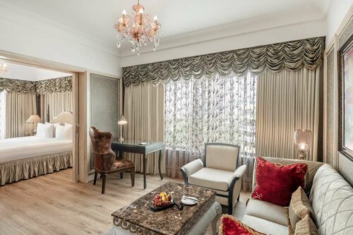 Гостиница Radisson Blu Mbd Hotel Noida в Уттар-Прадеш