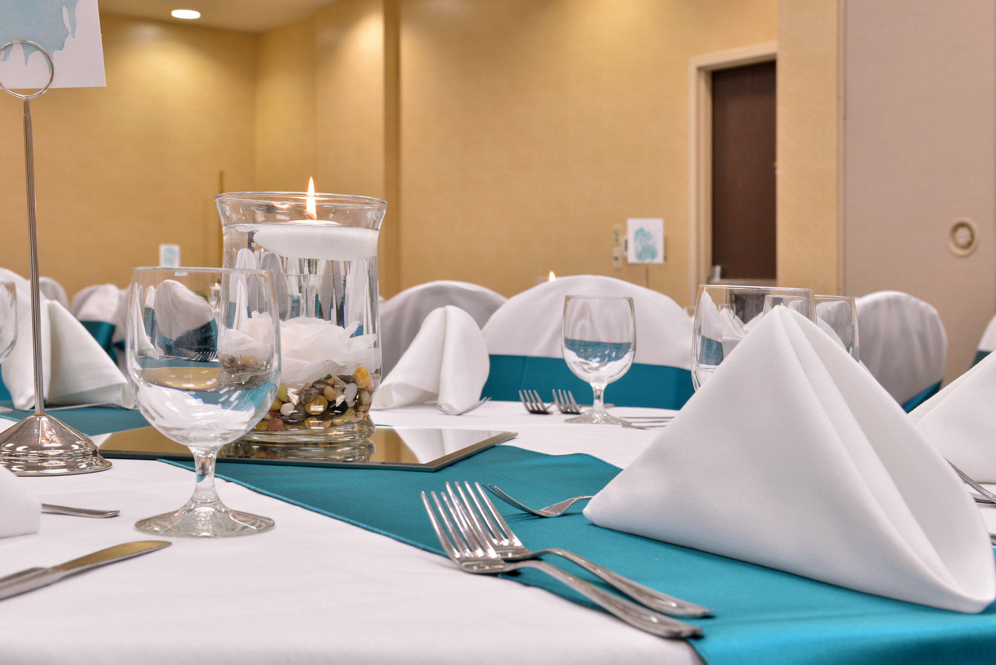 Фото Holiday Inn Madison at The American Center, an Ihg Hotel