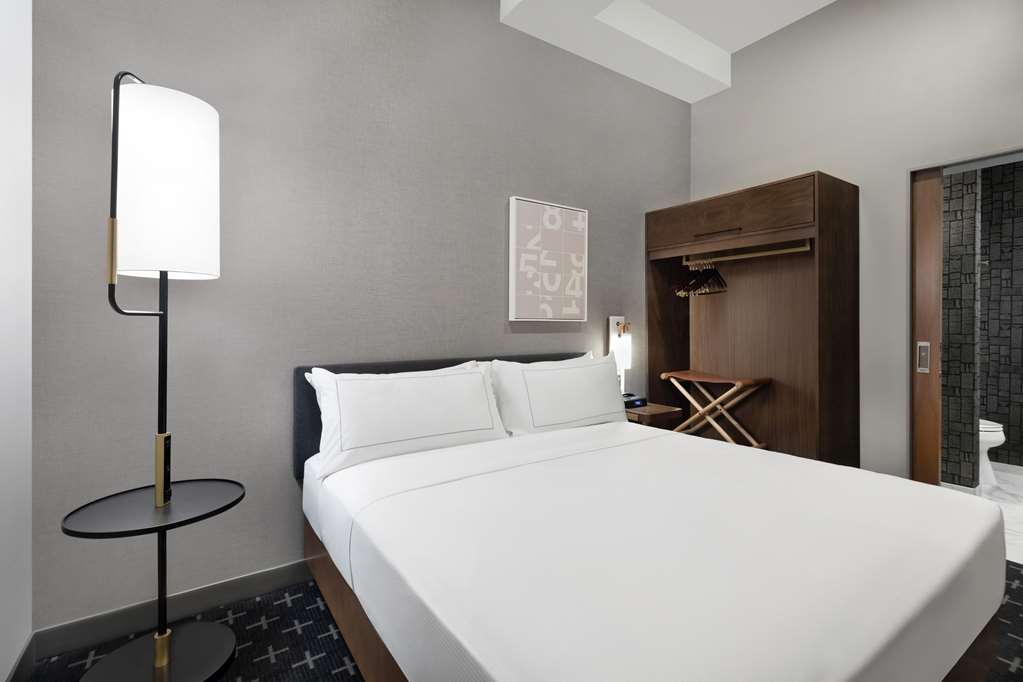 Фото The Slate Denver, Tapestry Collection by Hilton