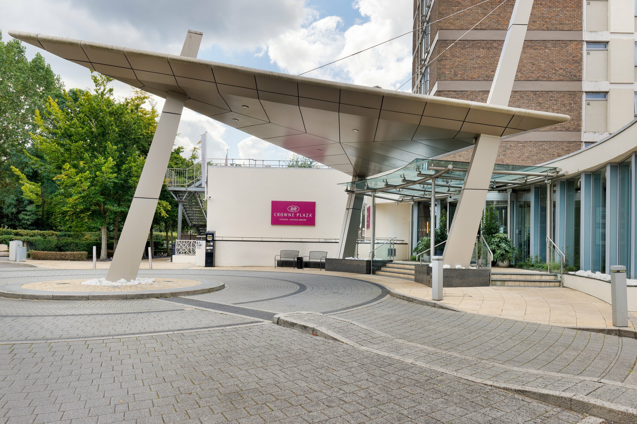 Фото Crowne Plaza London - Gatwick Airport
