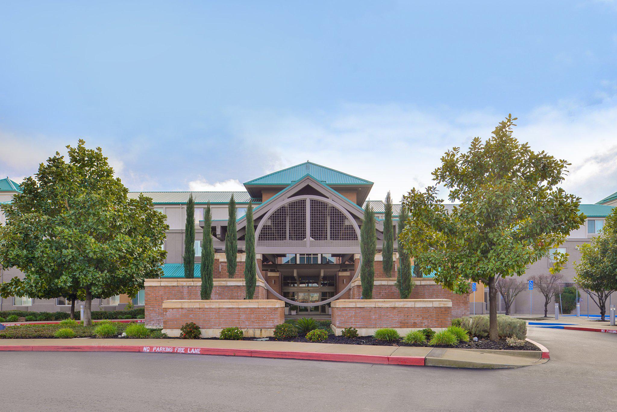 Фото Holiday Inn Express Hotel & Suites Elk Grove Ctrl Sacramento, an Ihg Hotel