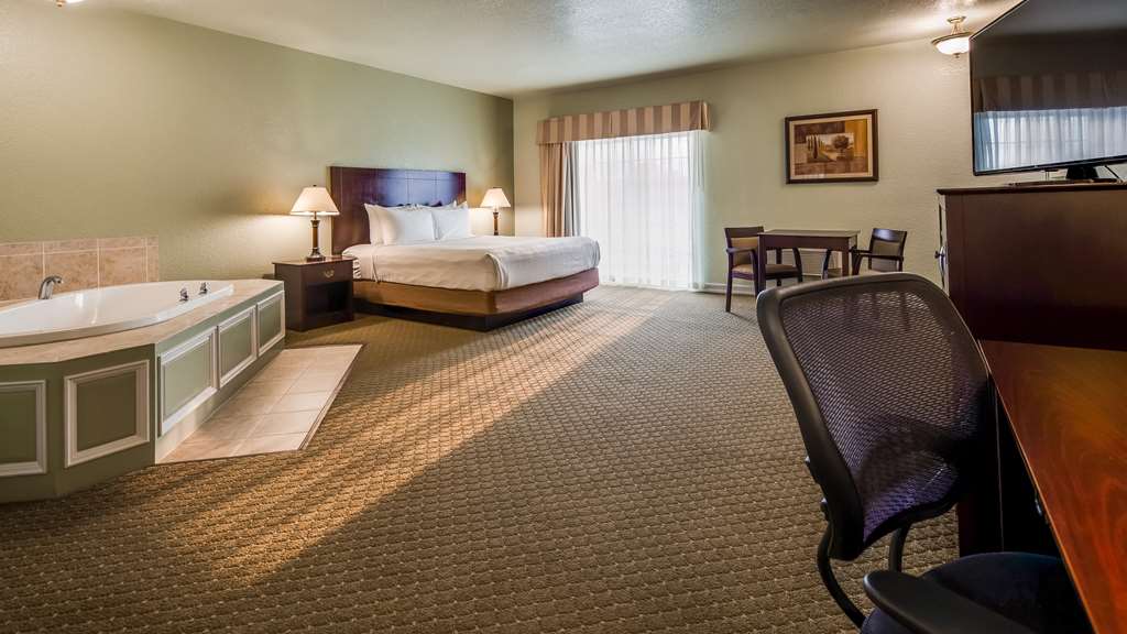 Фото Best Western Plus Bayshore Inn