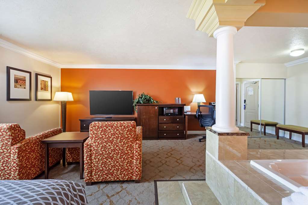 Фото Best Western Plus Mirage Hotel & Resort