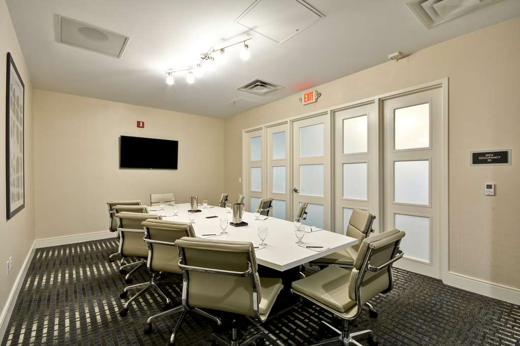 Фото Embassy Suites Hotel Charlotte