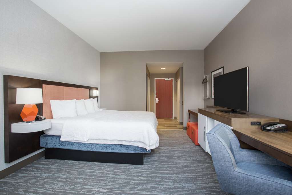 Фото Hampton Inn & Suites Denver-Downtown