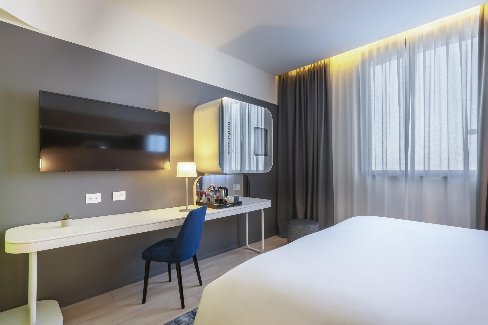 Фото Voco Milan - Fiere, an Ihg Hotel