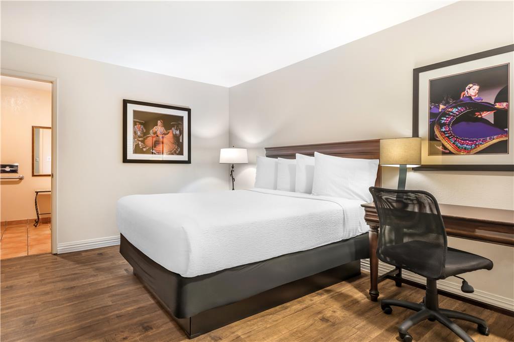 Фото Best Western Rose Garden Inn