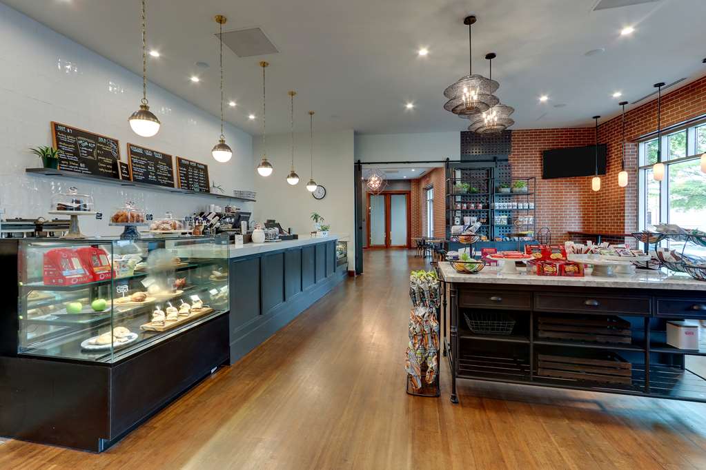 Фото The Chattanoogan Hotel, Curio Collection by Hilton