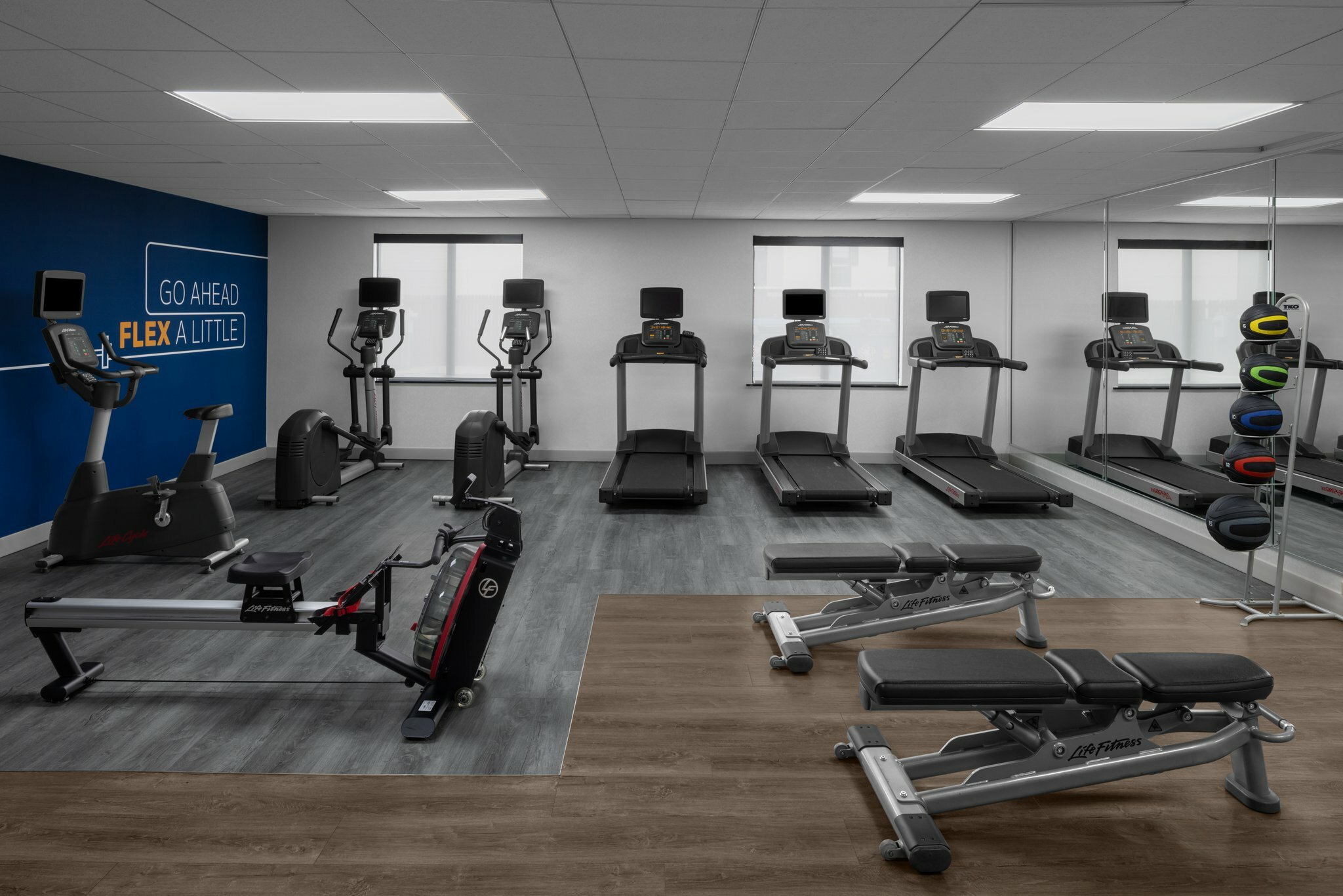 Фото Holiday Inn Express & Suites Midland Loop 250, an Ihg Hotel
