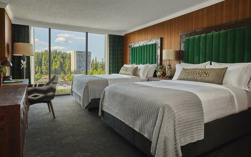 Фото Graduate Eugene