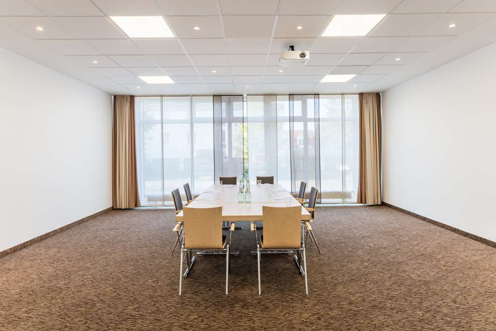Фото Park Inn by Radisson Göttingen