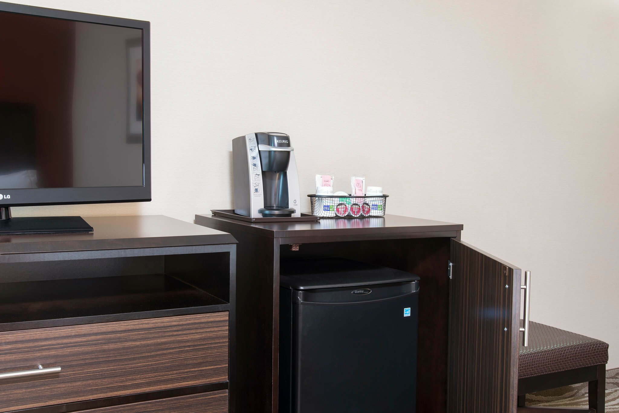 Фото Holiday Inn Express Hotel & Suites Grand Rapids-North, an Ihg Hotel