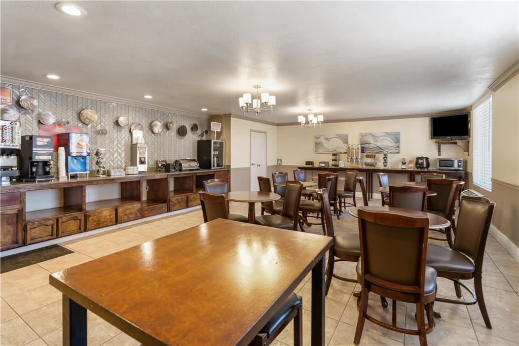 Фото Best Western Plus John Jay Inn & Suites