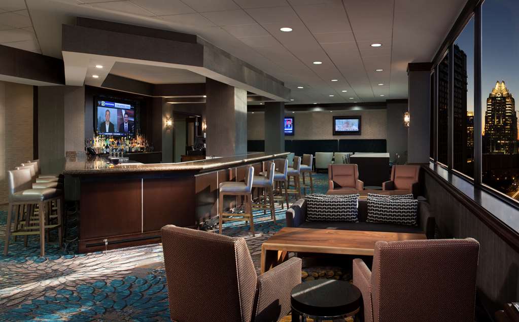 Фото Hilton Garden Inn Austin Downtown