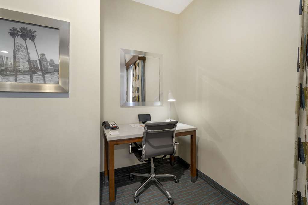 Фото Best Western Plus Gardena Inn & Suites