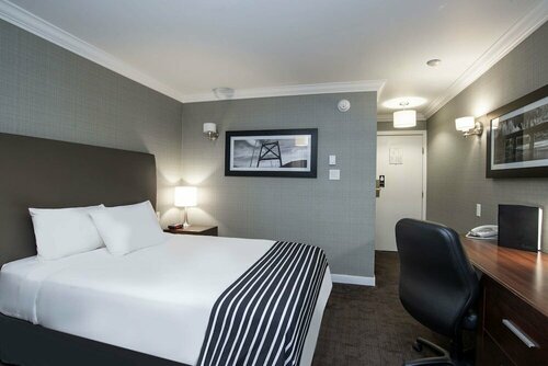 Гостиница Sandman Hotel Revelstoke в Ревелстоке