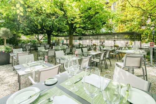 Гостиница Hôtel Mirabeau Lausanne в Лозанне