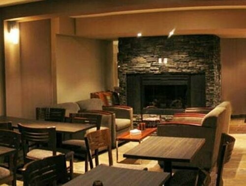 Гостиница Coast Fort St. John Hotel в Форт-Сент-Джоне