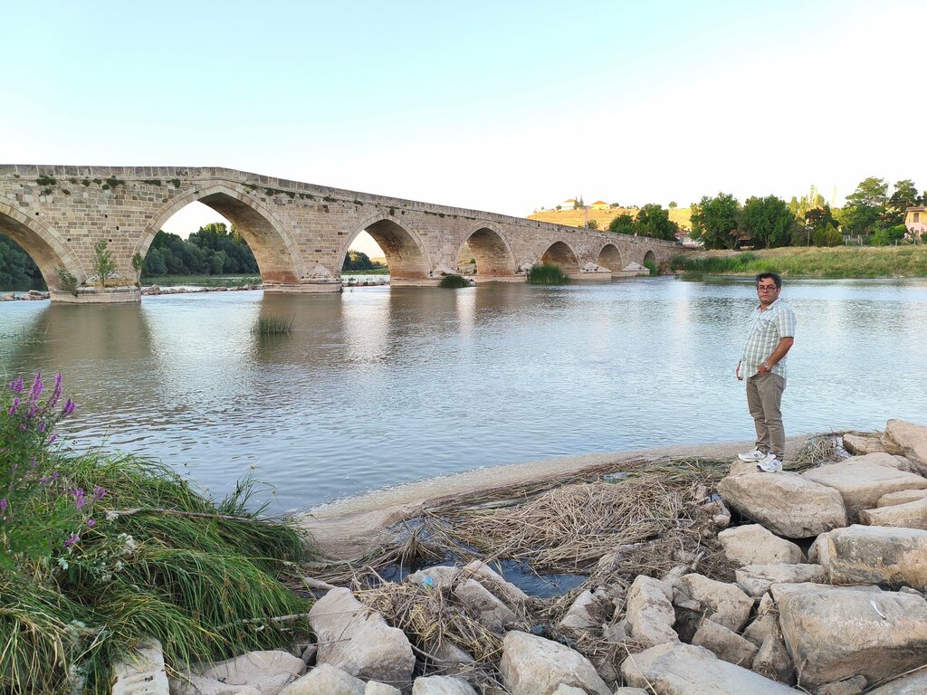 Landmark, attraction Shahrukh Bridge, Sarioglan, photo