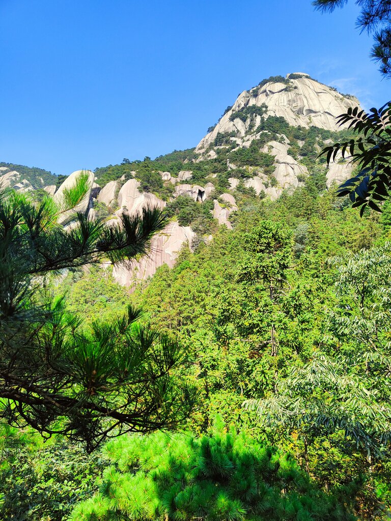 Mountain peak Tianzhu Shan 1760 meters, Anhui, photo