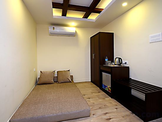 Фото Hotel Sapana Garden