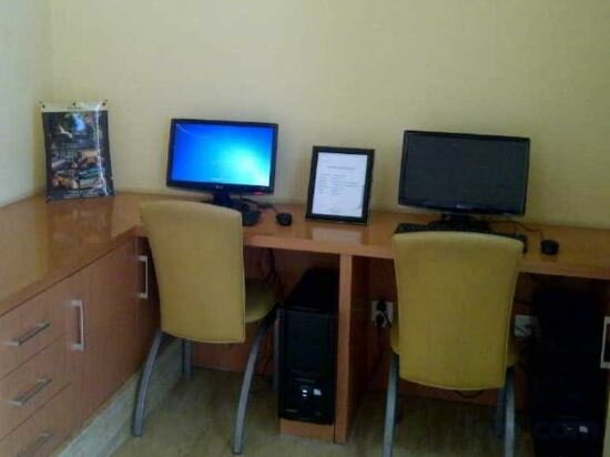 Фото Whiz Hotel Malioboro Yogyakarta