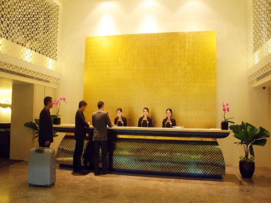 Фото Furama Silom Bangkok Hotel