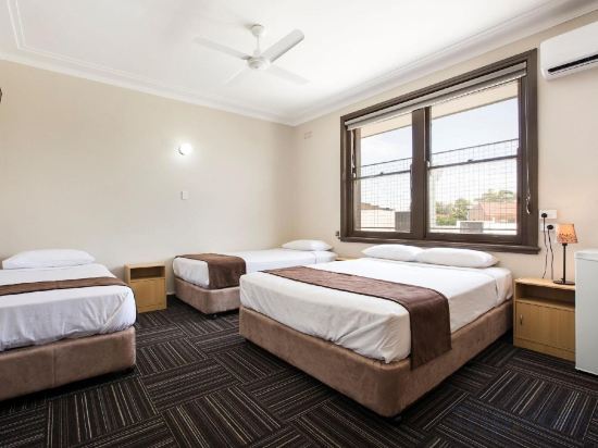 Фото Toongabbie Hotel