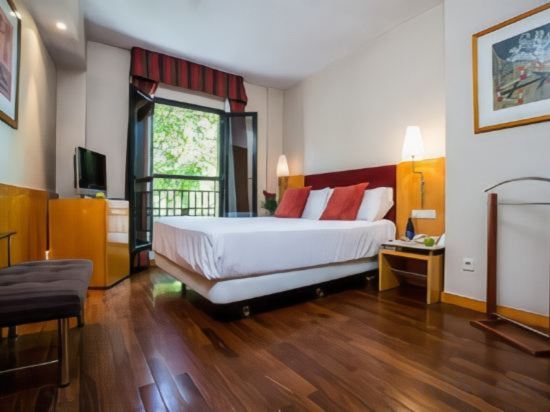 Фото Leonardo Hotel Madrid City Center