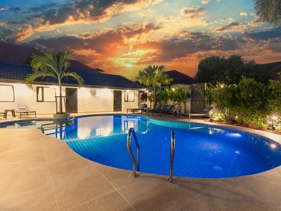 Фото Pattaya Hill, Near the City and Beach