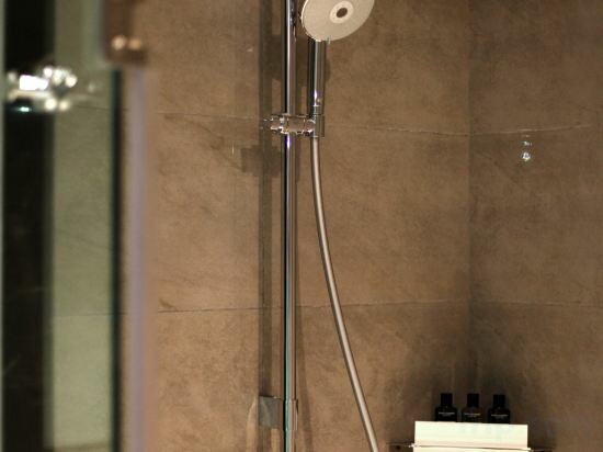 Фото The Island Hotel